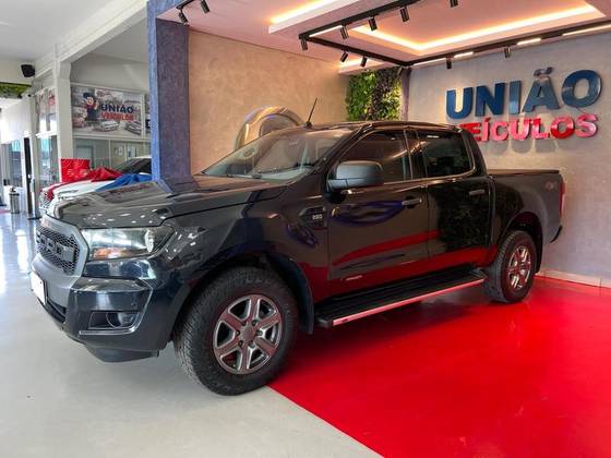 FORD RANGER 2.2 XLS 4X4 CD 16V DIESEL 4P AUTOMÁTICO FORD RANGER 2.2 XLS 4X4 CD 16V DIESEL 4P AUTOMÁTICO